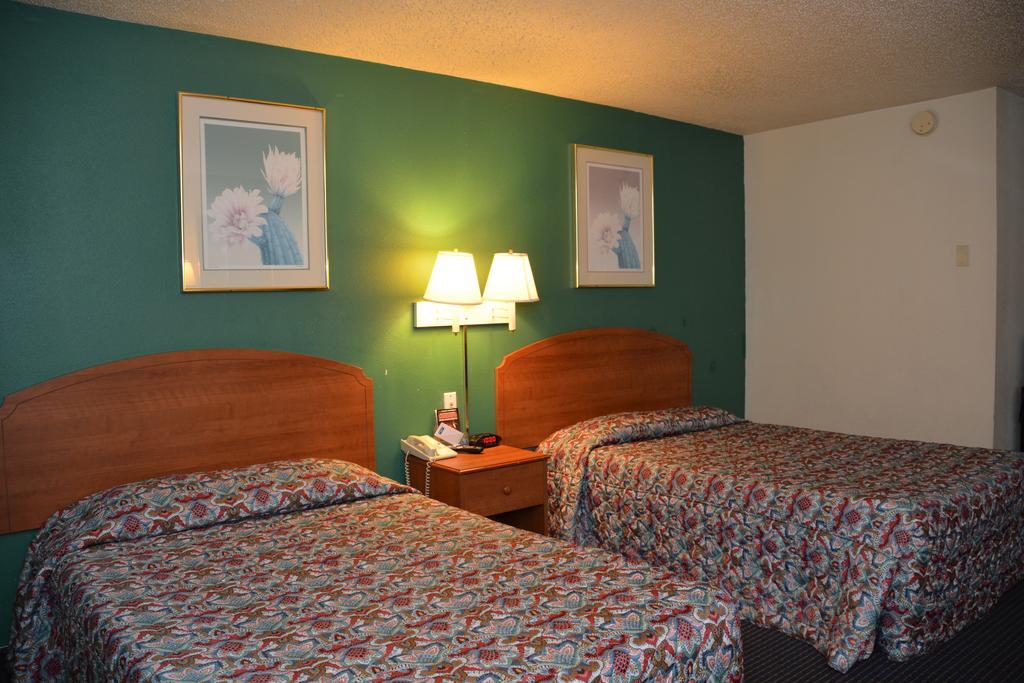 Motel Express Near Ft. Sam Houston 2*